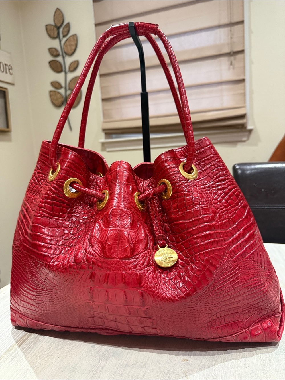 Vintage Brahmin Dana Melbourne Red Croc-Embossed Drawstring Shoulder Bag-EUC